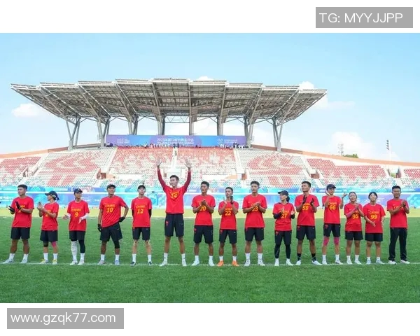 成都飞盘队在攀岩联赛中以54分稳居积分榜首位