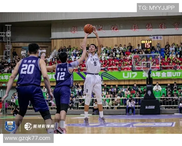 上海篮球队在城市联赛中以66分稳居积分榜首位展现强劲实力