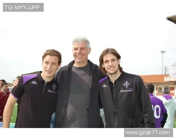 全球足球明星同框合影展现各国足球魅力与团结精神